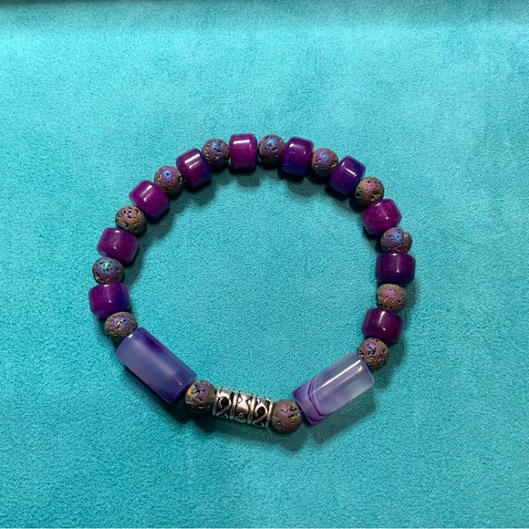 Hand Crafted Purple Agate and Crystal Druzy Quartz Geode Bead Stretchy Bracelet - Picture 4 of 15